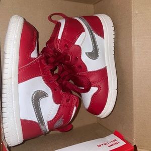 read and white air jordans